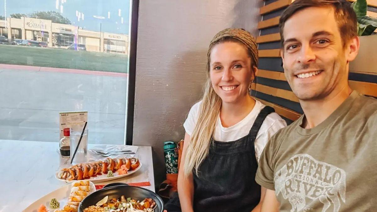 Photo of Jill Duggar explained that 'strangers' would come at night during her childhood to ensure doors were 'locked' in their home.