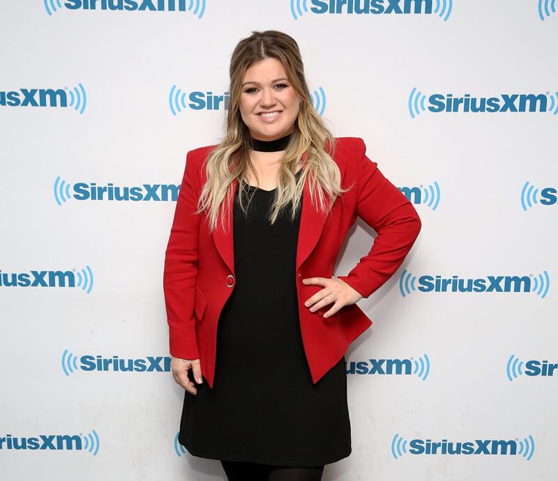 kelly clarkson weight gain wardrobe