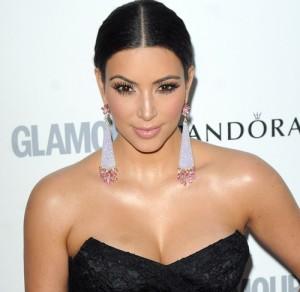 2011__06__Kim_Kardashian_June8news 300&#215;292.jpg