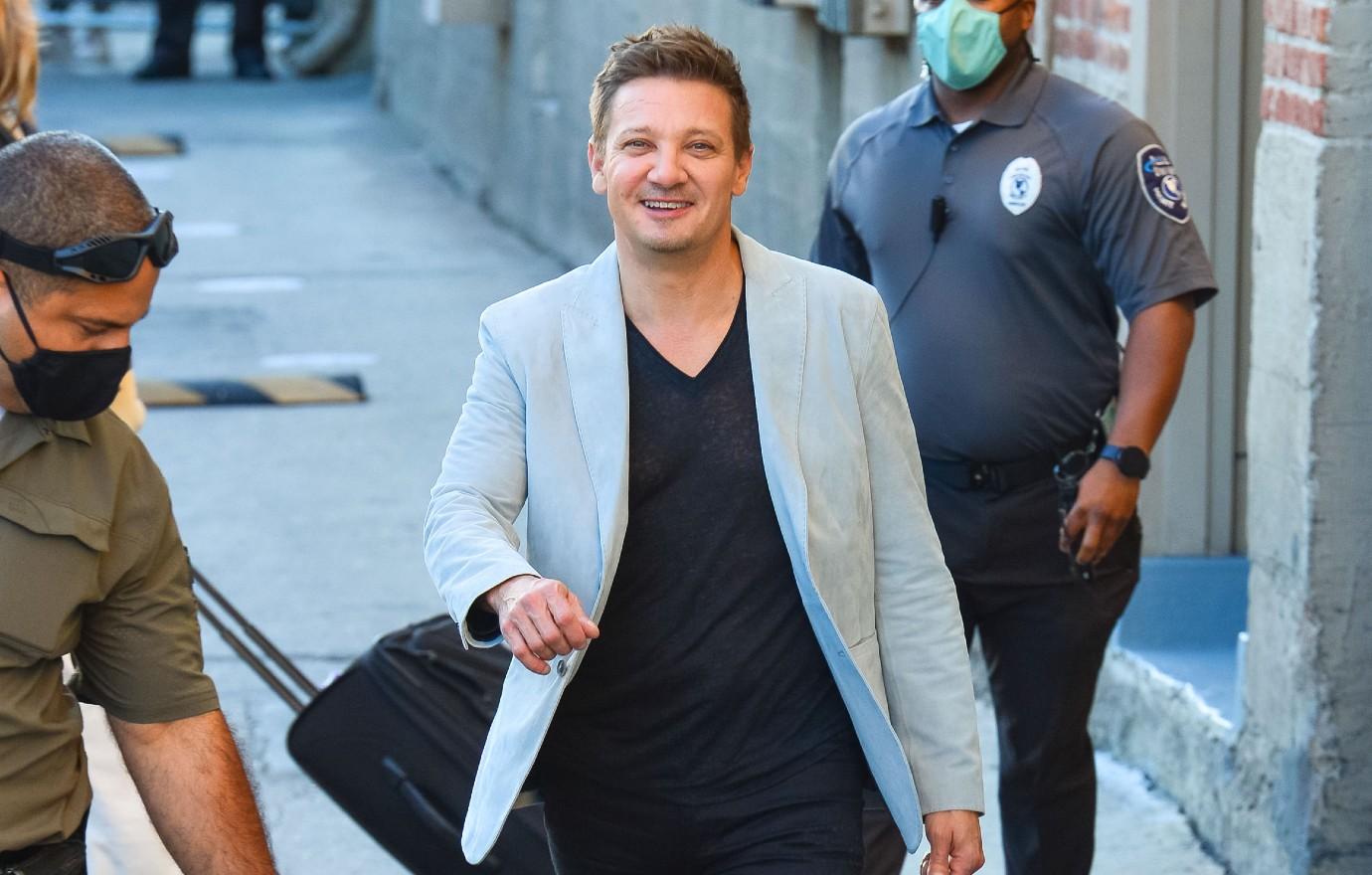 jeremy renner  call released home from hospital