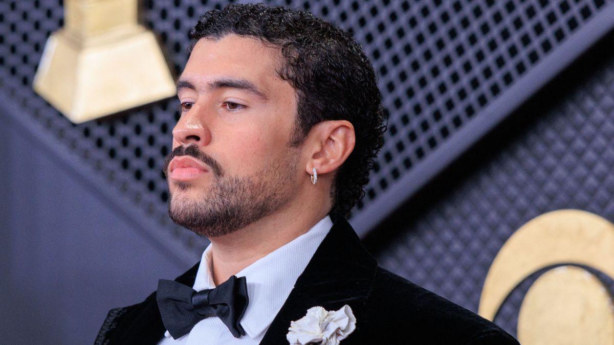 Photo of Bad Bunny's acceptance speech was met with a standing ovation.