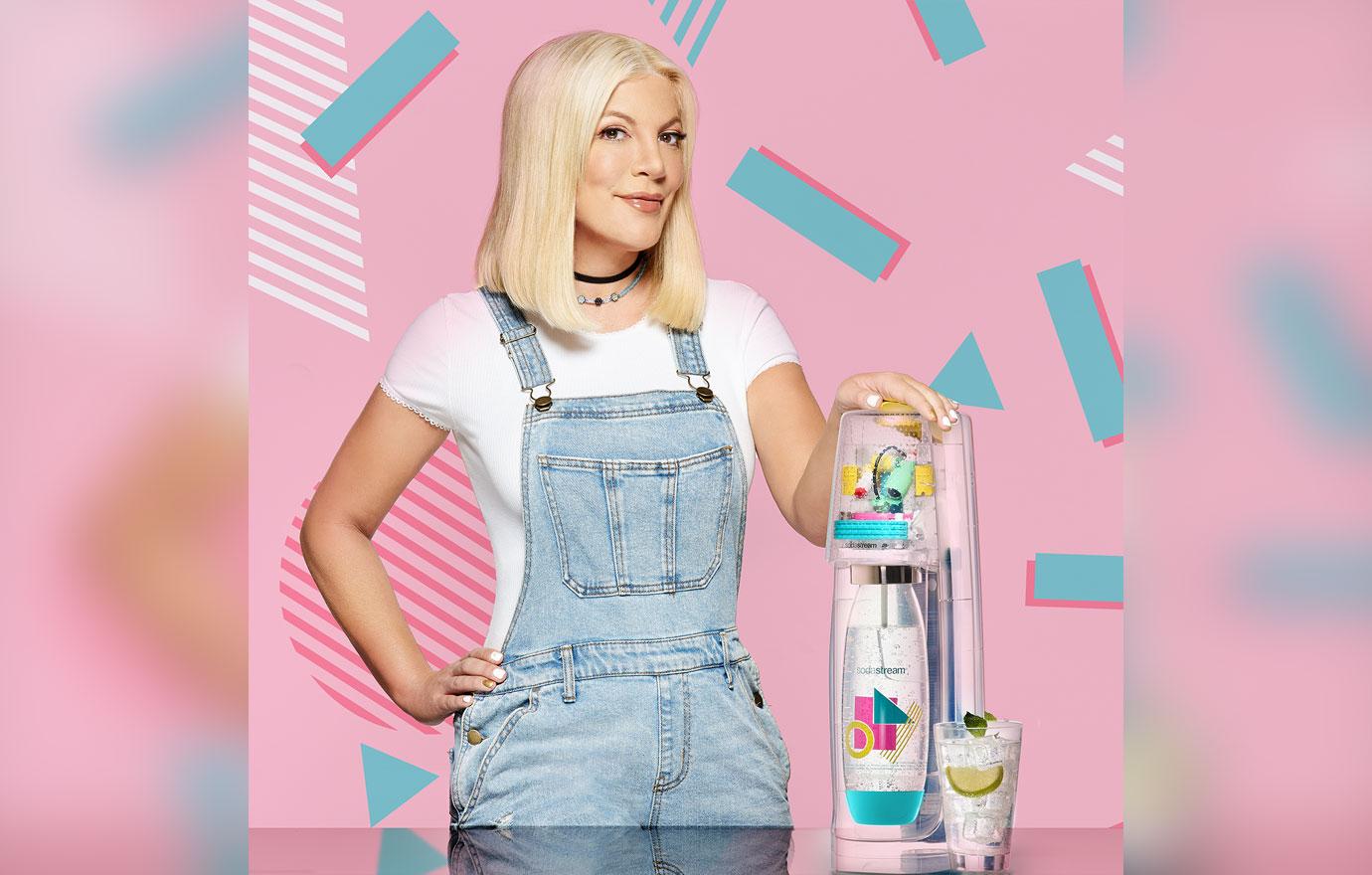 //Tori Spelling Soda Stream