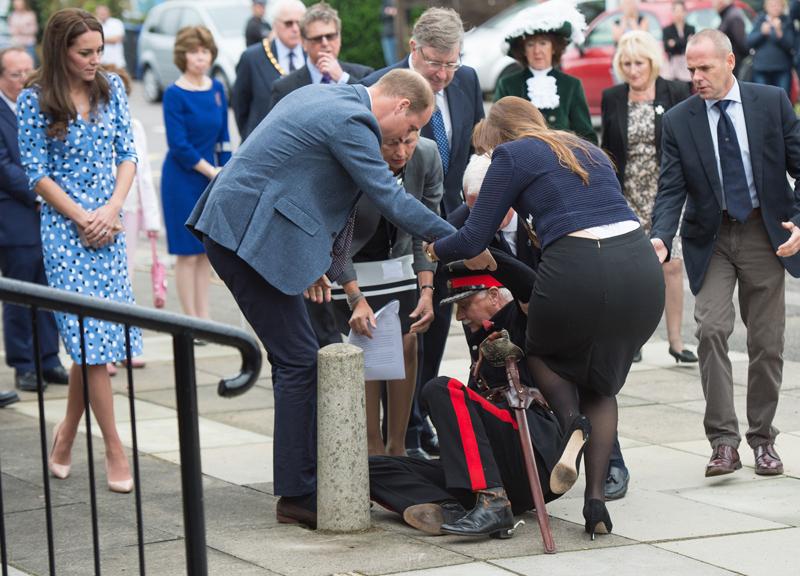 prince william and kate middleton helping old man