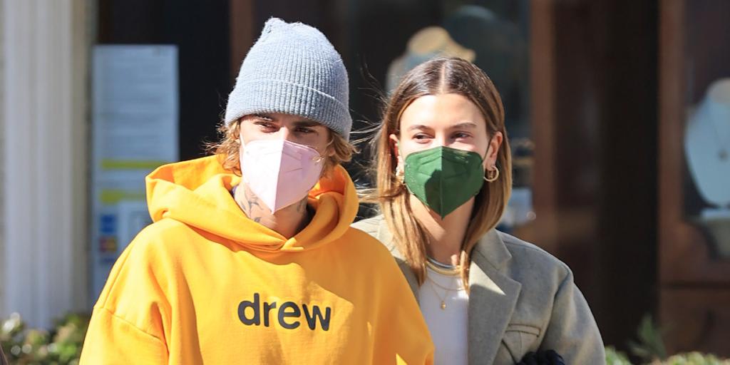 Justin Bieber Pleads With Fans To Leave His NYC Home Alone