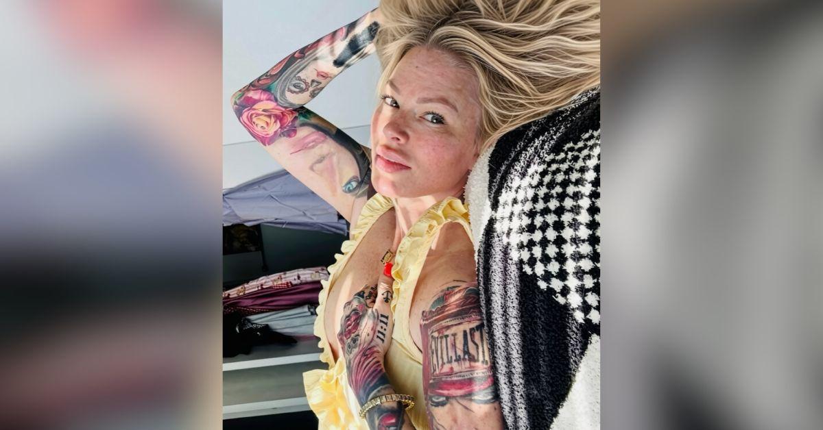 image of The post also included a casual makeup-free photo of Jenna Jameson relaxing outdoors in a yellow ruffled top.