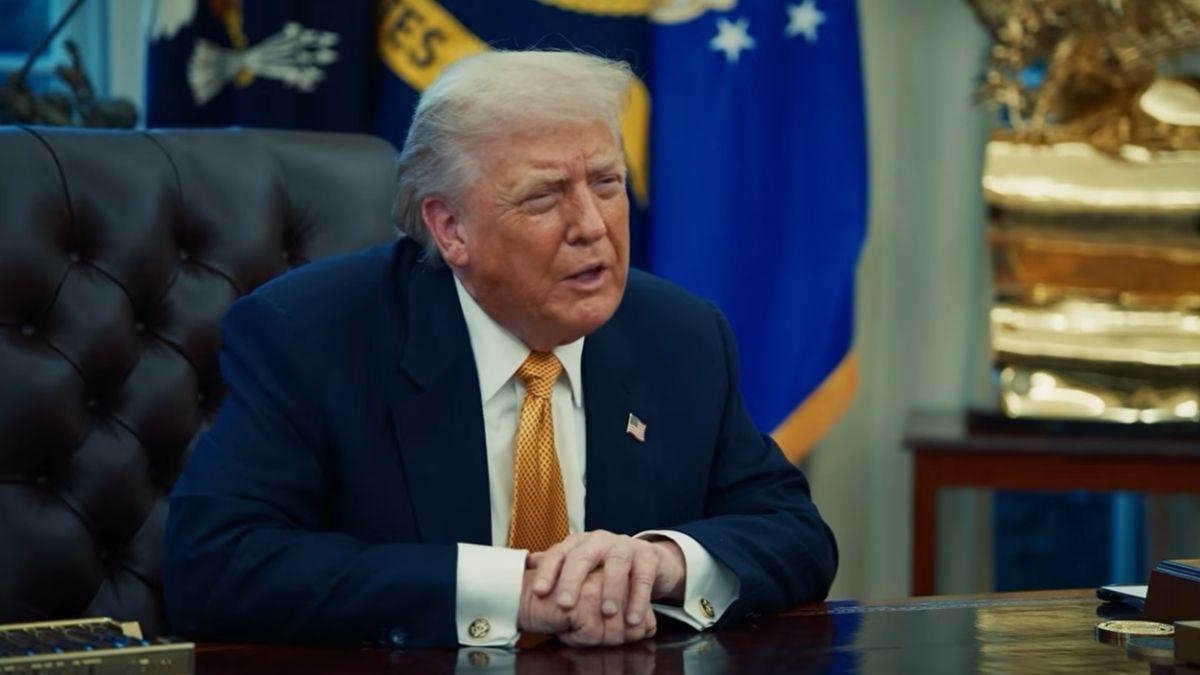 image of Viewers noticed the president appeared to hide the bruises on his hand. 