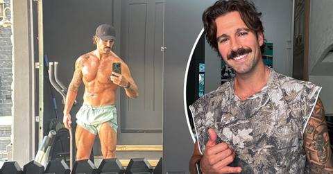 Image of James Maslow went shirtless for the gym selfie.