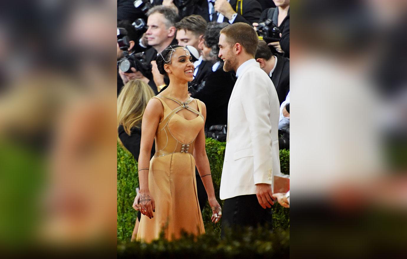 Fka twigs breakup robert pattinson