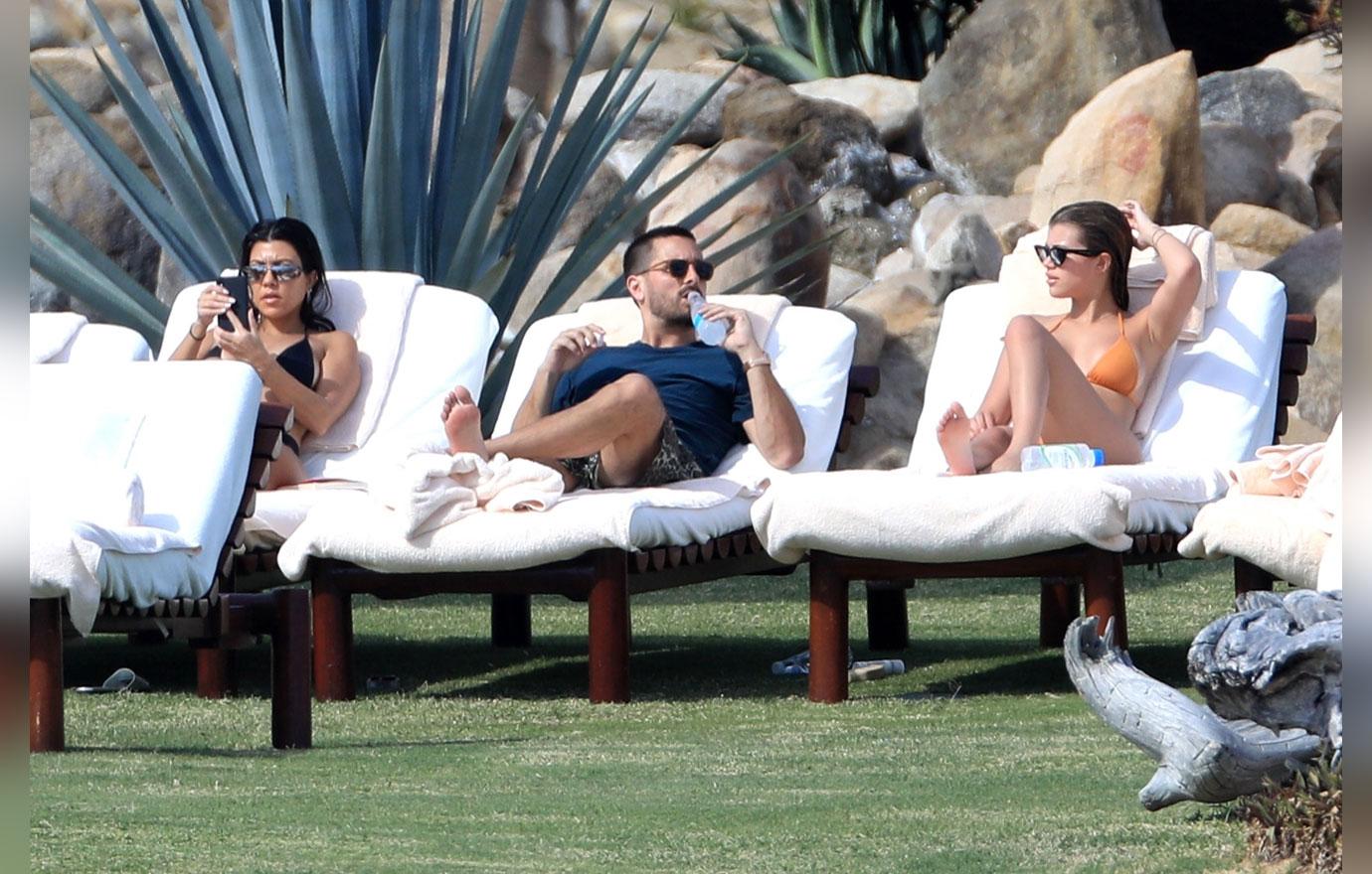 Kourtney Kardashian, Scott Disick, &#038; Sofia Richie 5