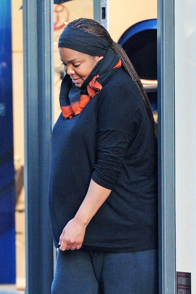 *PREMIUM EXCLUSIVE* First look of Janet Jackson revealing her growing baby bump!