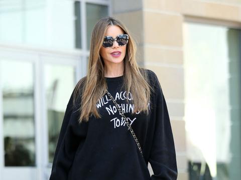 sofia vergara interrupts kelly clarkson transformation griselda looks slight