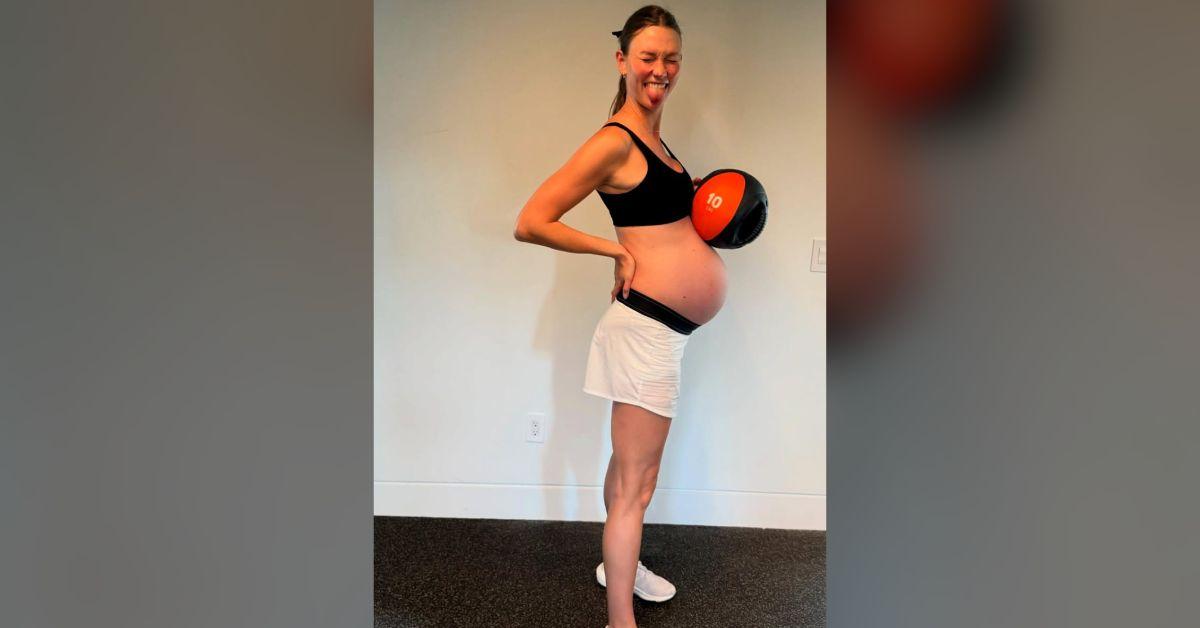 Image of Karlie Kloss kept up with her fitness during her pregnancy.