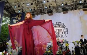 2011__06__Florence_Machine_June24news 300×192.jpg