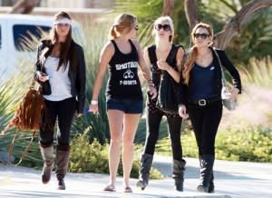 2010__11__Lindsay_Lohan_Nov12_438 300×218.jpg