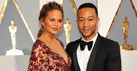 Chrissy teigen gives birth baby girl pregnant john legend H