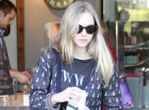 2011__02__54_Seyfried_Amanda_022111a 300×223.jpg