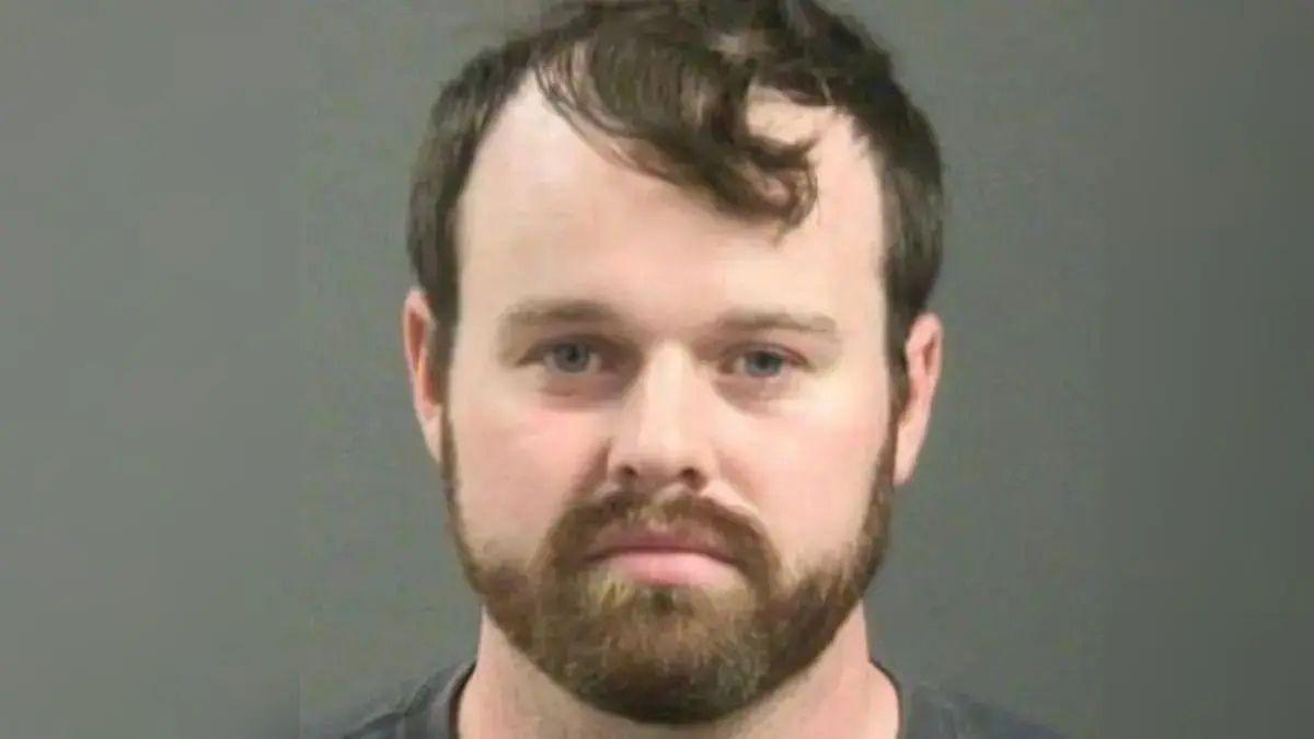 Photo of Joseph Duggar is still in jail after being arrested for allegedly molesting a 9-year-old girl in 2020.