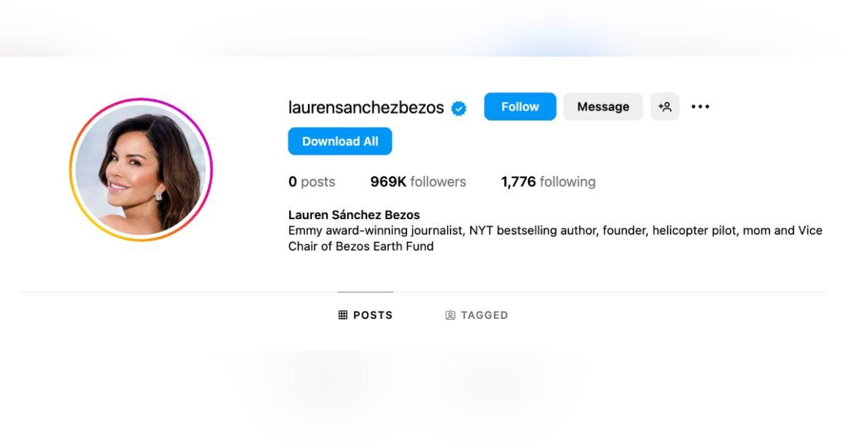 lauren sanchez changes instagram bio marriage jeff bezos