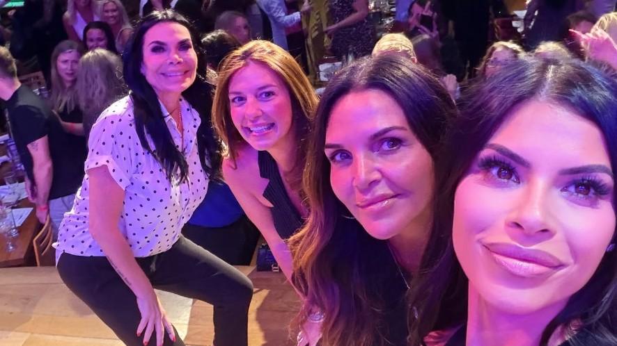 Photo of Renee Graziano, a fan, Jennifer Grazino and Marissa Jade.