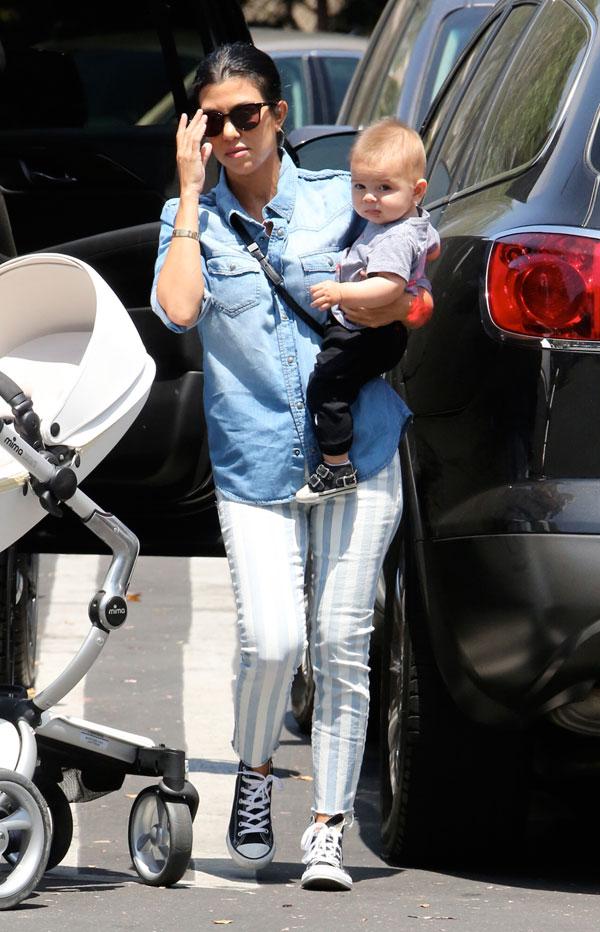 Kourtney kardashian kids outing