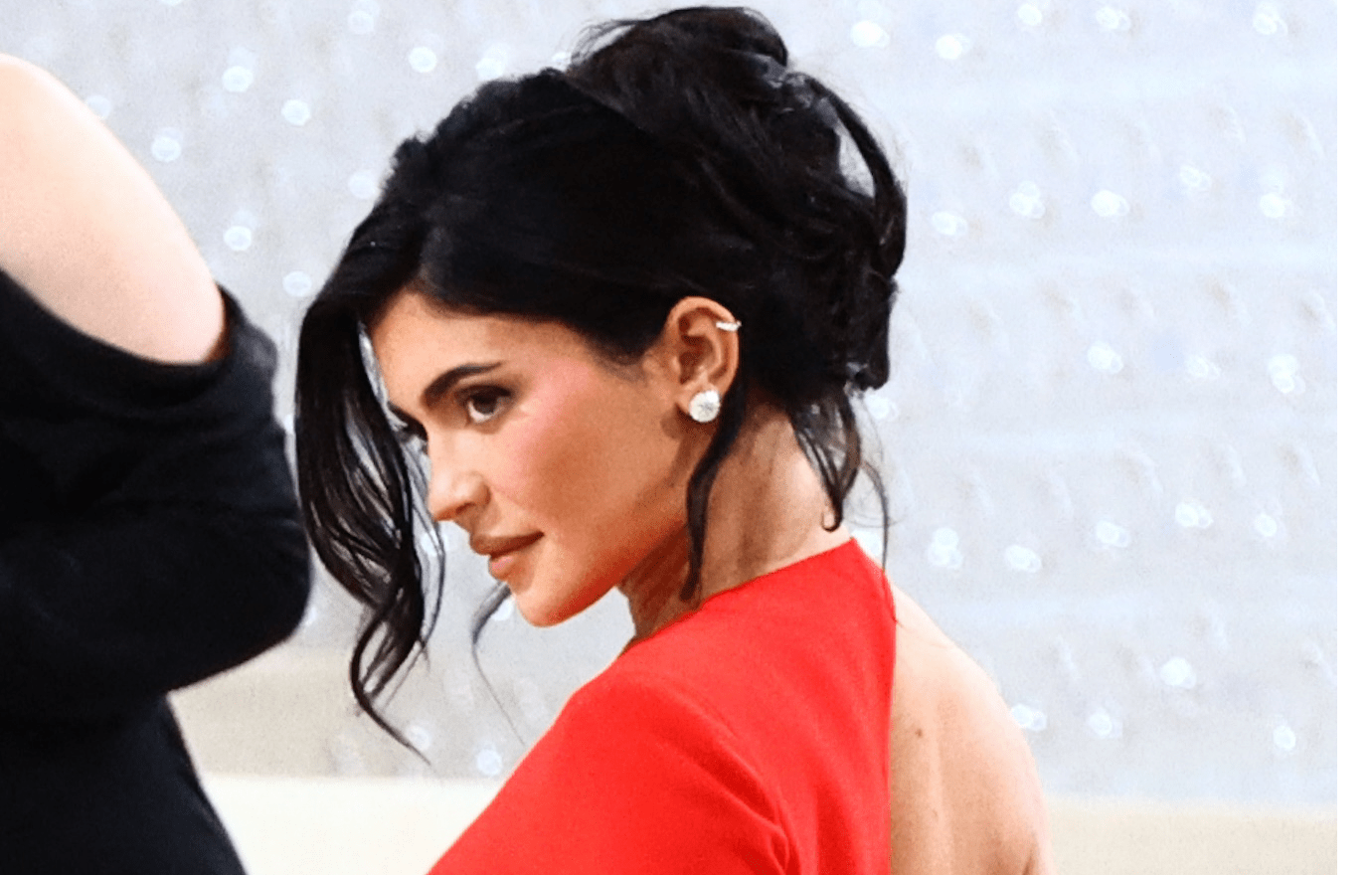 Kylie Jenner Wears Ring On Left Hand Amid Timothee Chalamet Rumors