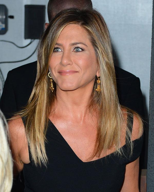 Jennifer Aniston Debuts Shocking New Filler Cheeks, Top Doc Says