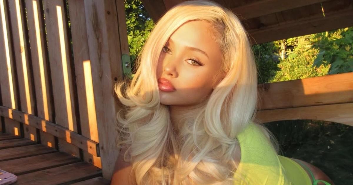 Alabama Barker Sets Pulses Racing in Plunging Swimsuit While Showing Off Her Platinum Blonde Locks: Photos