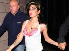 2009__11__full_amy_winehouse_16_wenn 225×166.jpg