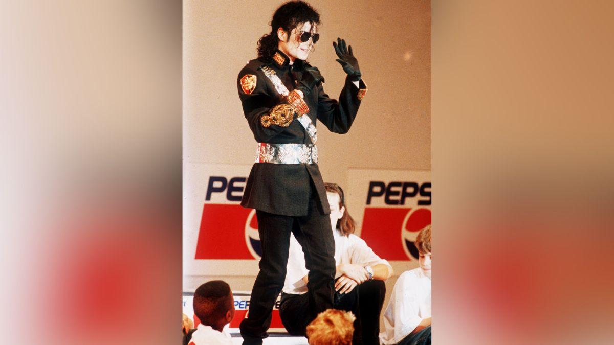 Image of Michael Jackson reportedly 'drugged, raped and sexually assaulted' kids.