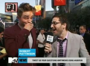 2011__03__Robert_Pattinson_March18newsnea 300×221.jpg