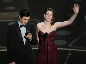 2011__02__James_Franco_Anne_Hathaway_Feb28news 300×222.jpg