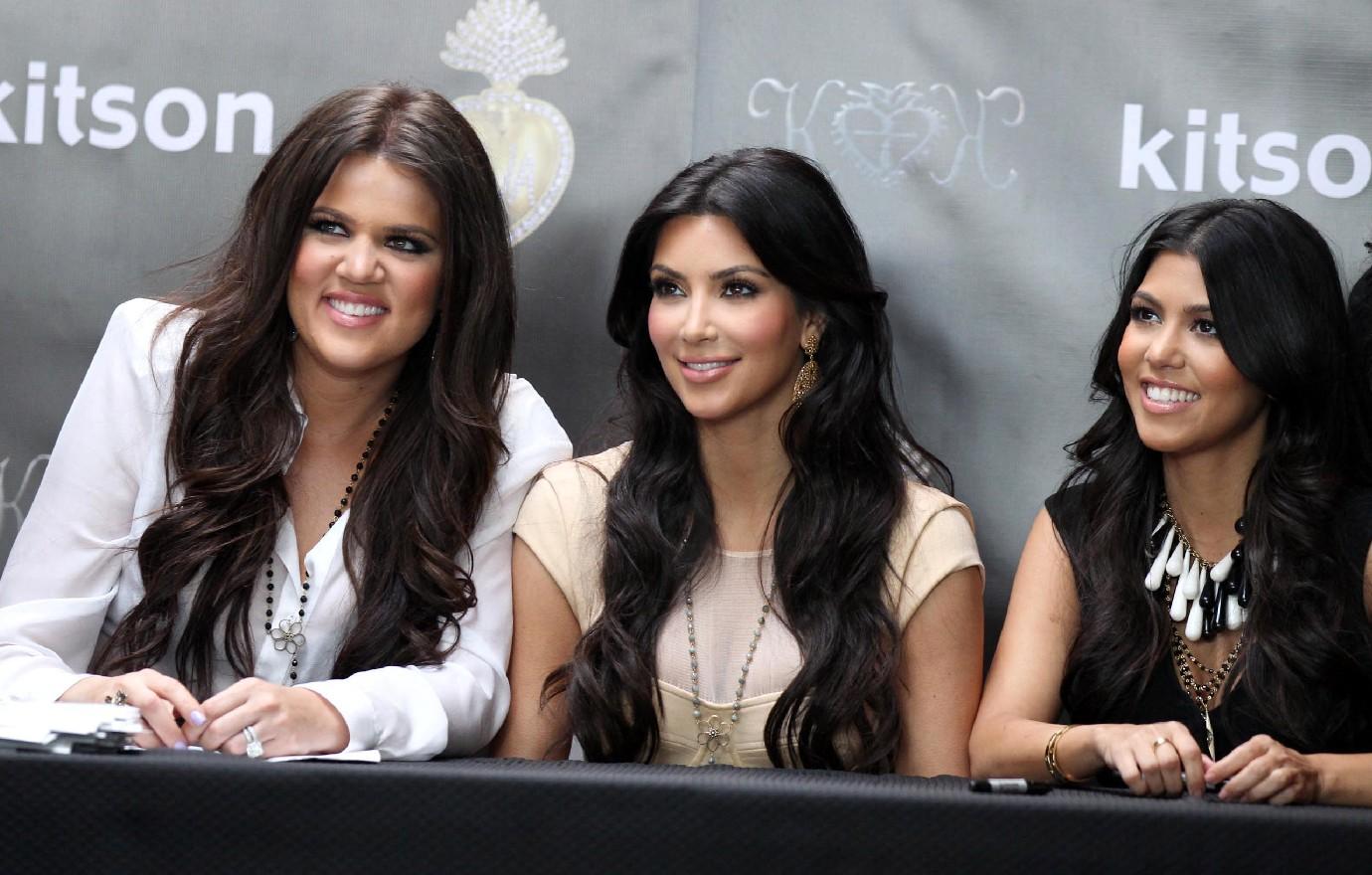 khloe kardashian felt ugly sister hated kim kourtneys shadow