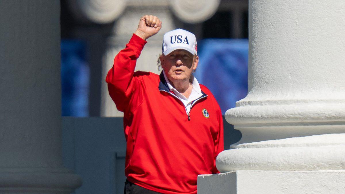 Image of Donald Trump was blamed by critics for the New York Knicks' loss.