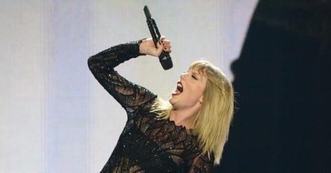 2017 DIRECTV NOW Super Saturday Night Concert In Houston – Taylor Swift Performance