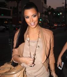 2011__01__9_Kardashian_Kim_012711 218×300.jpg