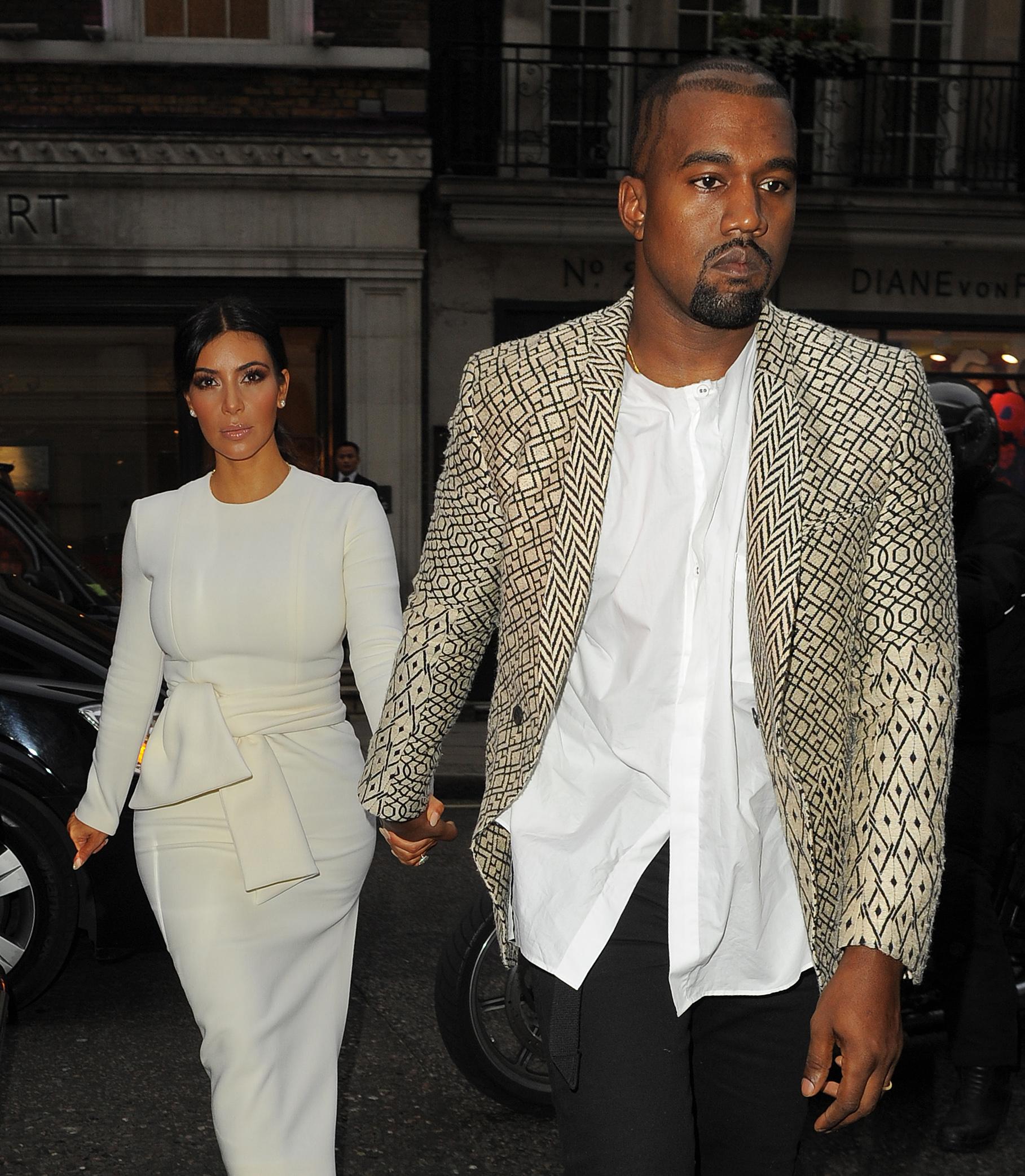 Kim Kardashian and Kanye West dine at Hakkasan