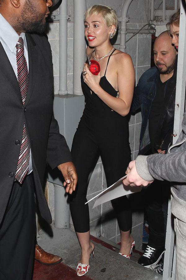 Miley cyrus laugh factory 03