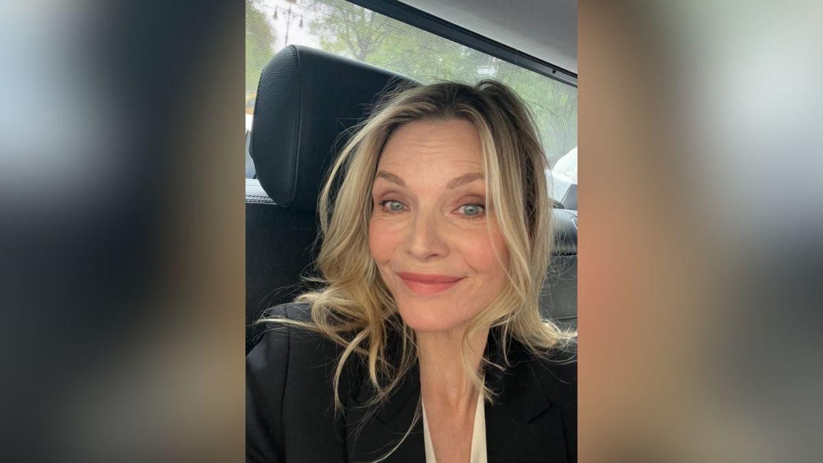 michelle pfeiffer most stunning selfies photos