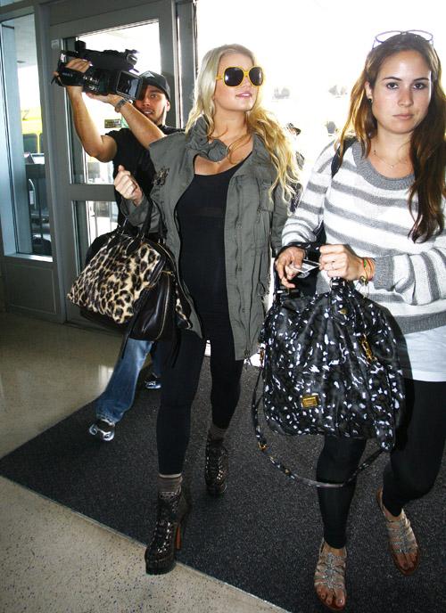 Jessica simpson10232011c_0_ _1.jpg