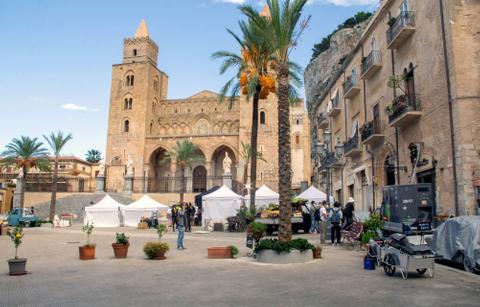 indiana jones crew member dies on location in morocco following lead actor harrison fords injury