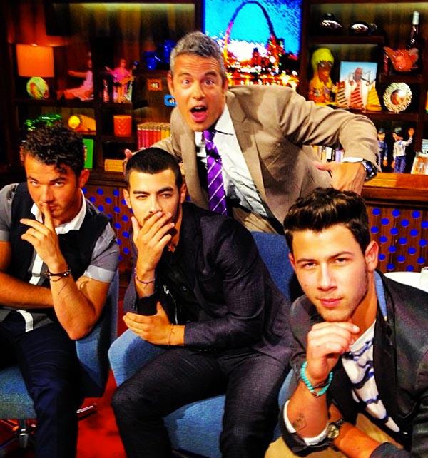 Jonas brothers watch what happens live