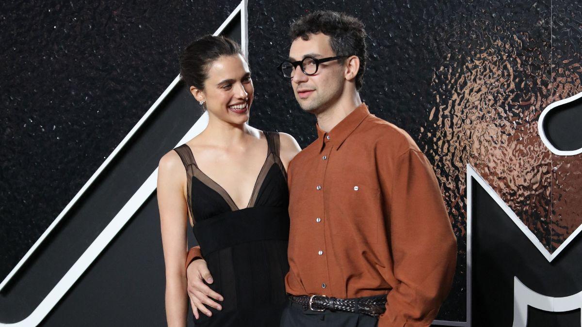 Photo of Jack Antonoff said meeting Margaret Qualley for the first time felt like he was in a Hallmark movie.
