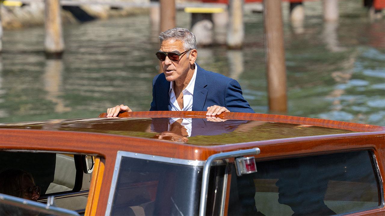  Photo of George Clooney arrived to the 2026 Venice International Film Festival by boat.