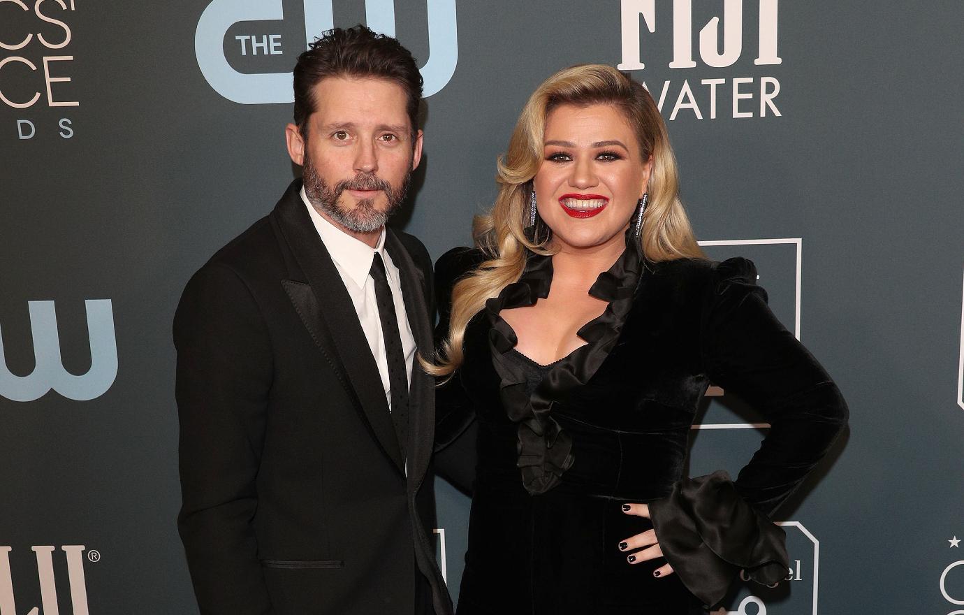 kelly clarkson dress divorce