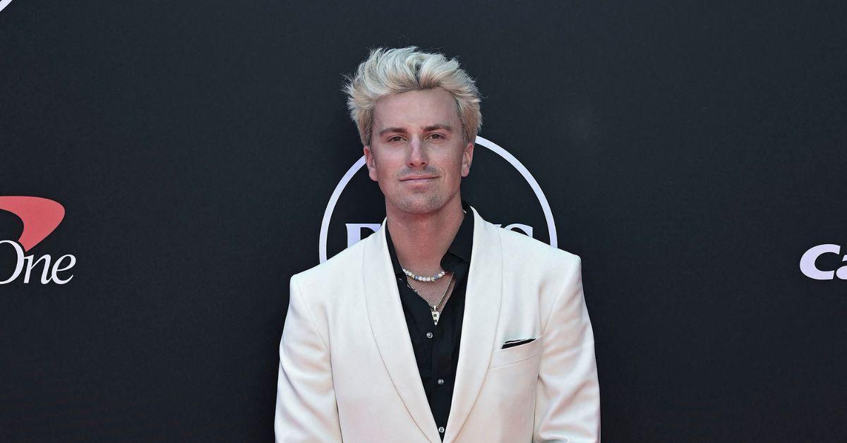 Image of Fans reacted with excitement to the relationship reveal.