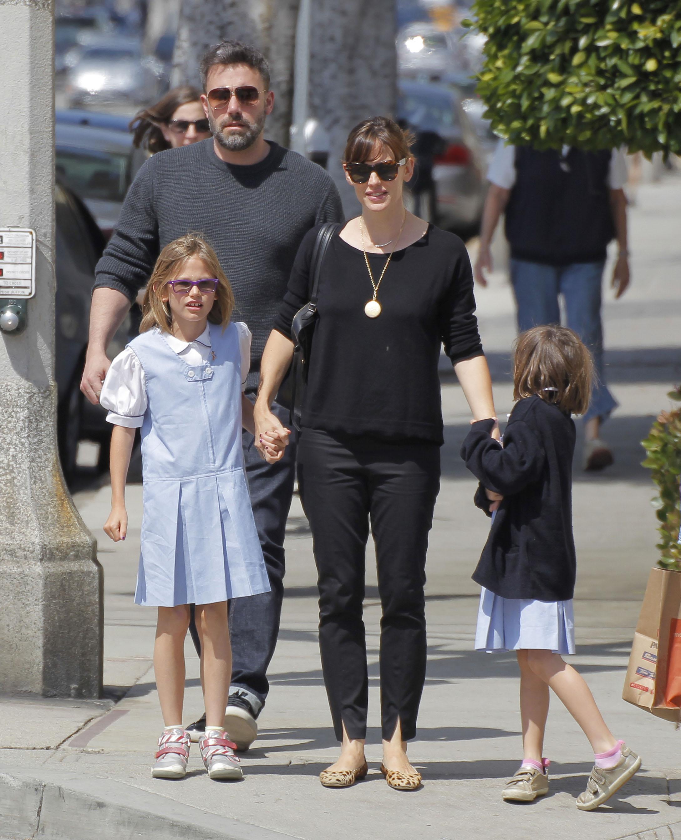 Ben &amp; Jen Take Their Daughters Out For Ice Cream