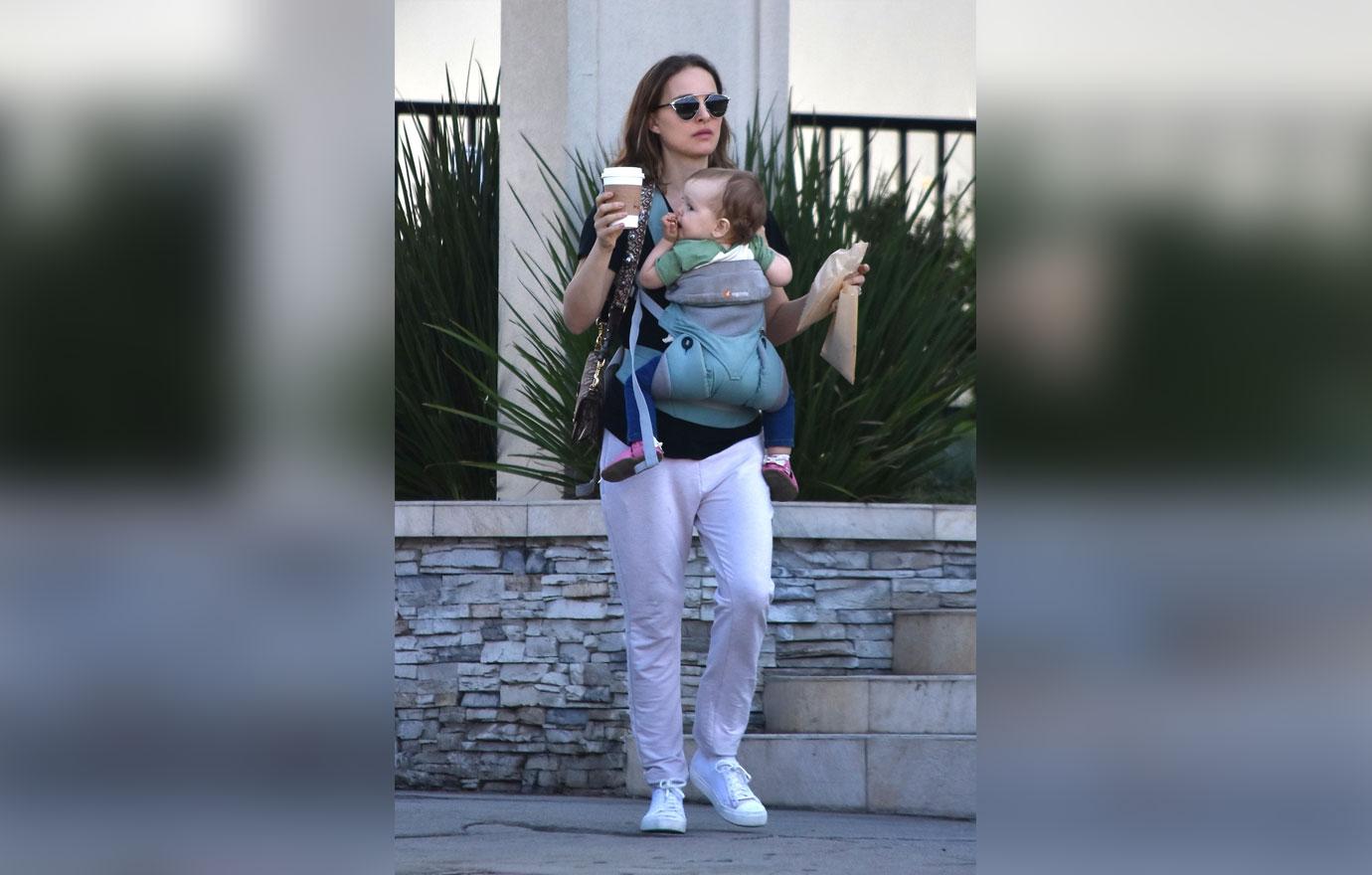 Natalie portman juggling coffee baby snack 2