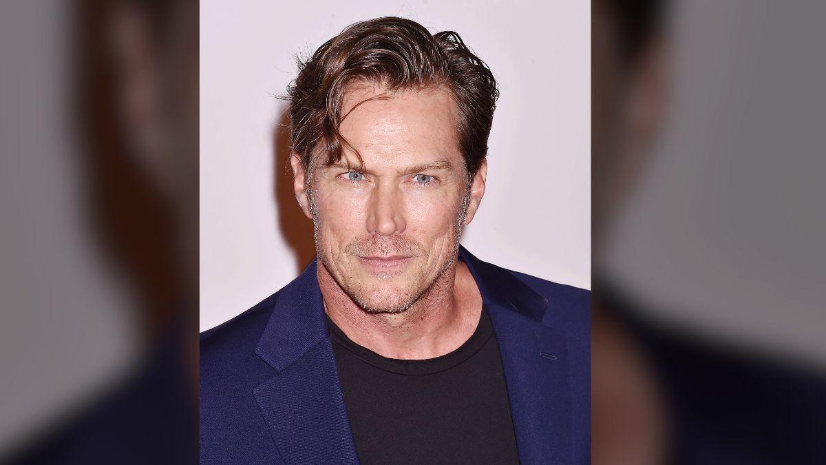  Photo of Jason Lewis