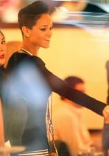 2009__07__full_rihanna_001_wenn5328844 157×225.jpg