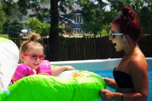 chelsea-houska-aubree-july-4th